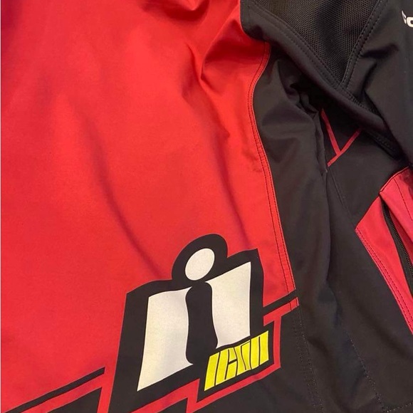 Icon Women Motorcycle Jacket Equipped with D3O Impact Protection - Picture 5 of 10